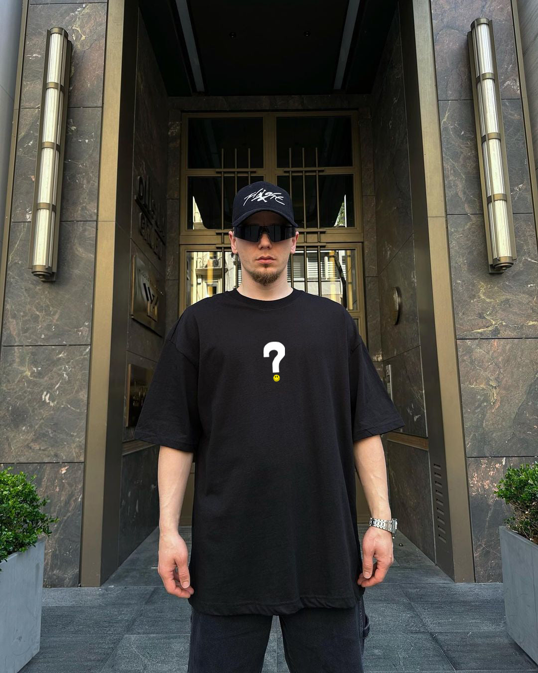 Black "Uncertainty" Printed Oversize T-Shirt