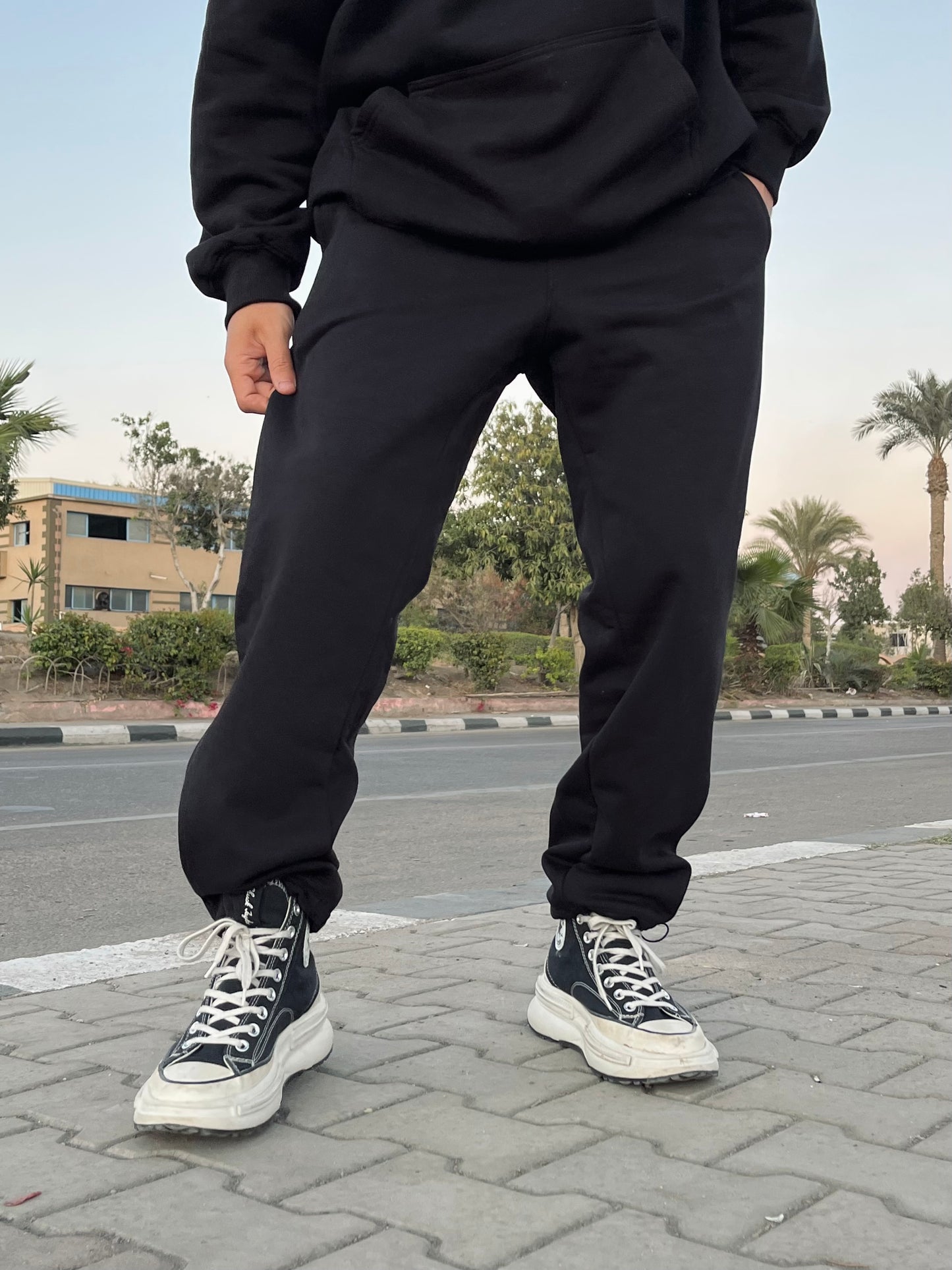 Black versatile sweatpants